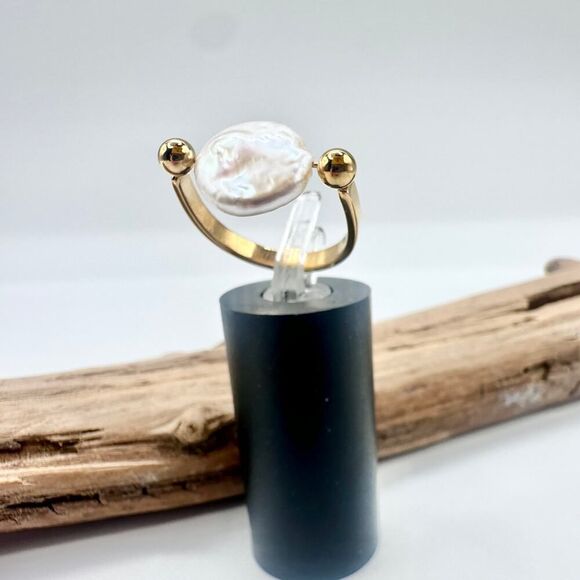 18K Gold Baroque Pearl Ring – Non-Tarnish Stainless Steel - Picture 1 of 11